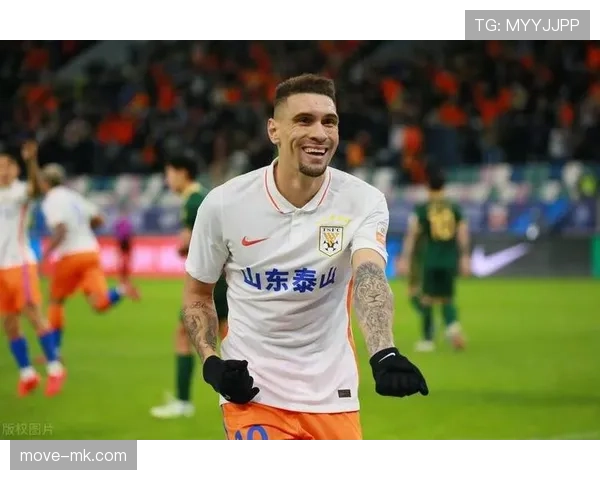 萨比策崭露头角，成为中场核心助球队稳定提升