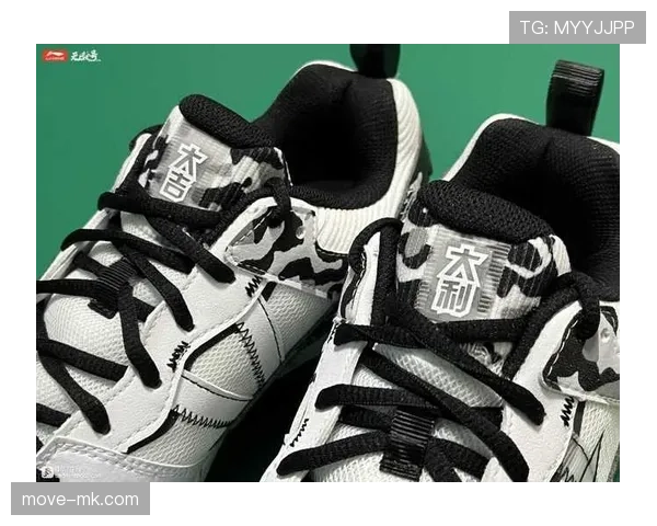 石宇奇训练完直接打车去SKP买球鞋，这生活节奏谁跟得上