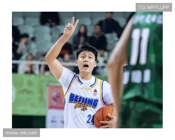 赵睿家的冰箱里塞满能量饮料，连矿泉水都得排队